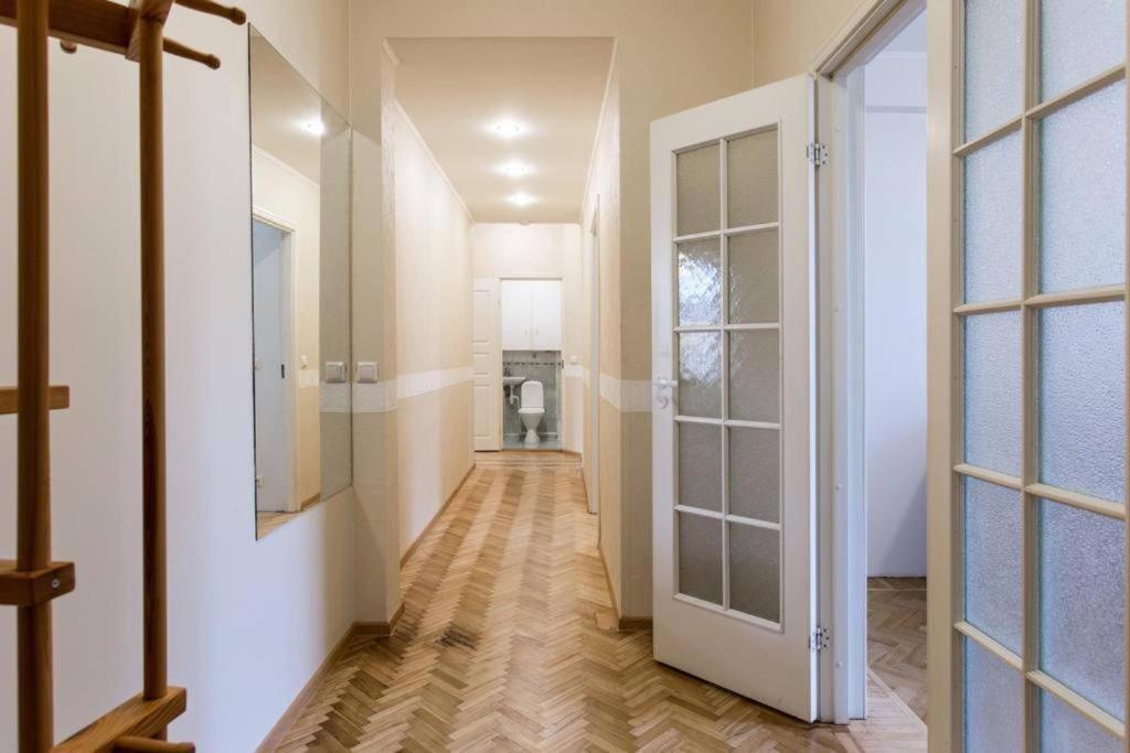 Bright Apartment Near Bus Statioon Reval Exterior foto